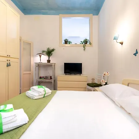 Guesthost - La Bombetta Cheerful Apartament