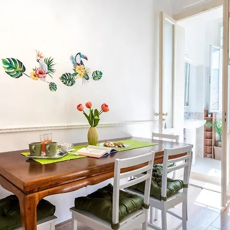 Guesthost - La Bombetta Cheerful Apartament Bari
